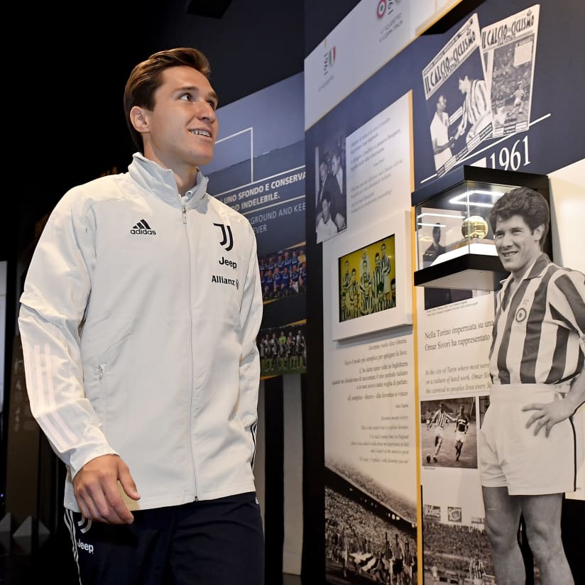 Chiesa explores the Allianz Stadium & Juventus Museum