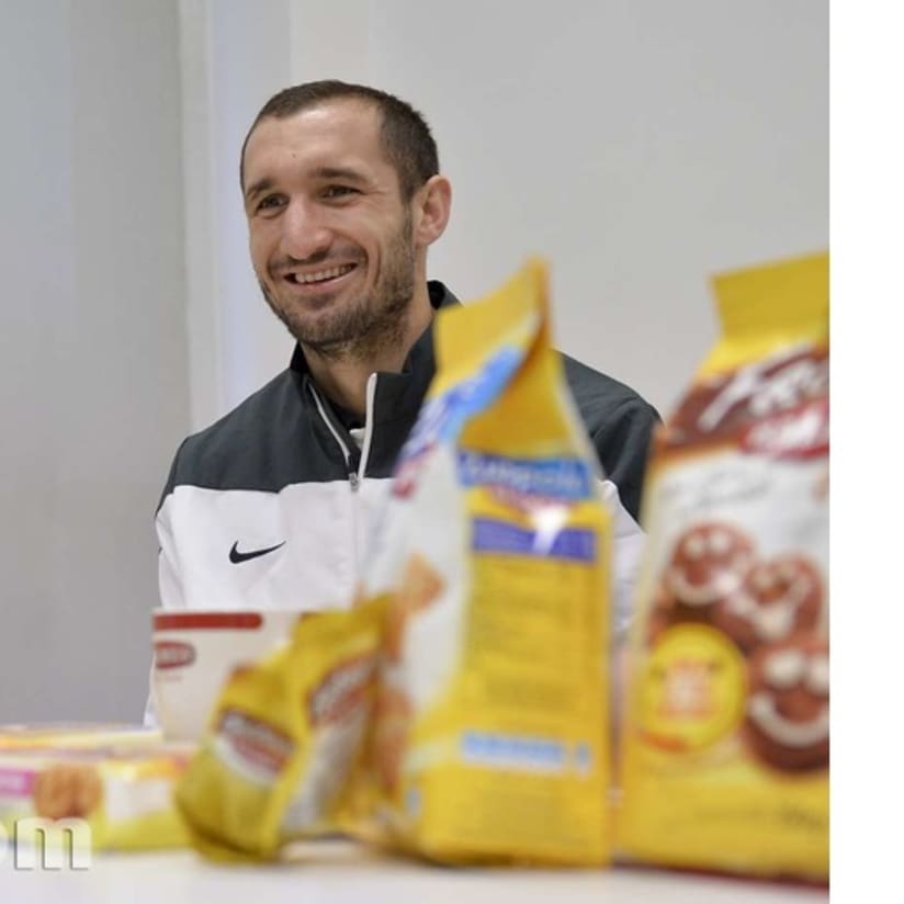 Chiellini e Balocco danno il buongiorno ai tifosi - Good morning from Chiellini and Balocco