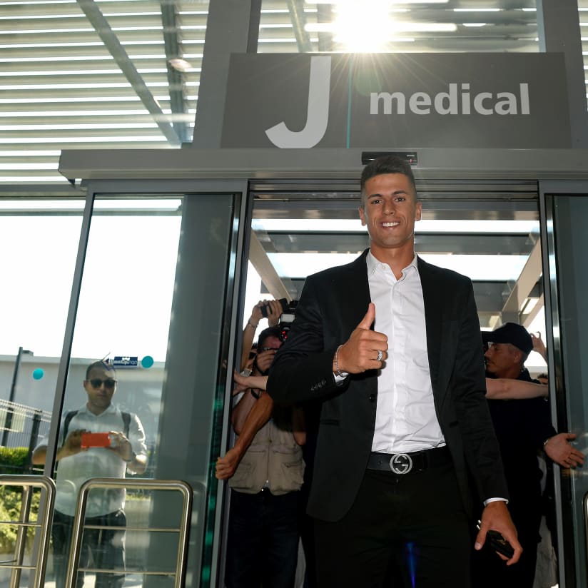 João Cancelo completes Juventus Medical