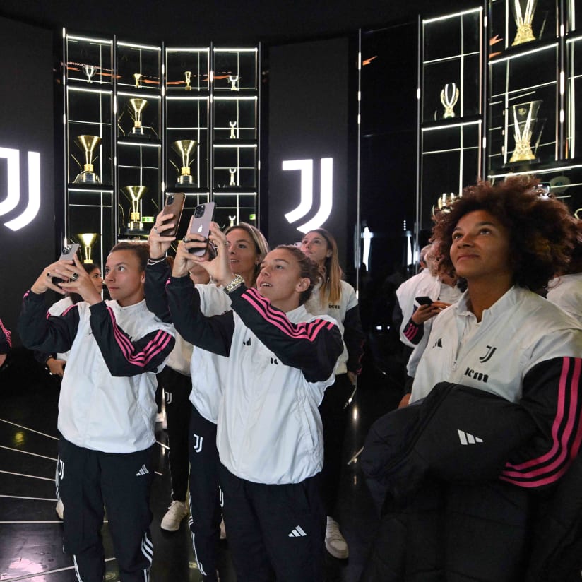 Juventus Women visiting the Museum