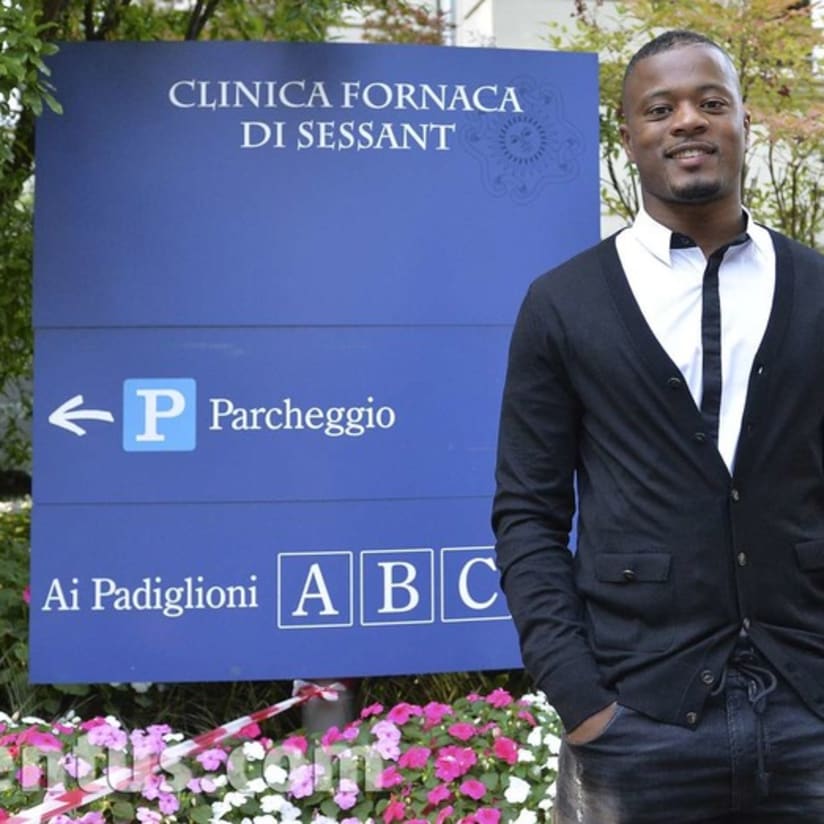 Le visite mediche di Evra - Evra undergoes medical