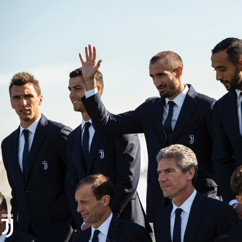 Behind the scenes of the Juve team photo shoot