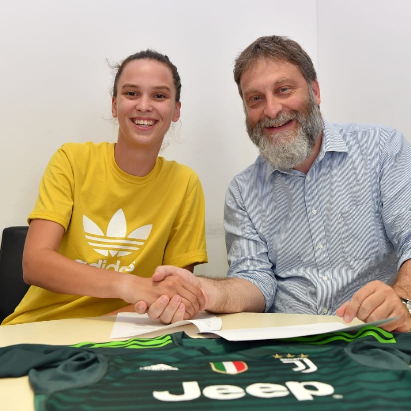 Doris Bačić signs for Juventus Women!