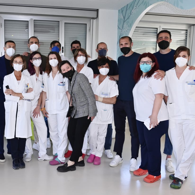 GALLERY | Players visit young hospital patients