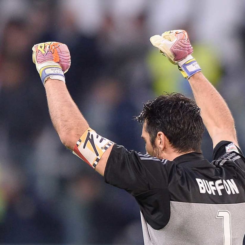 Baby joy for Buffon