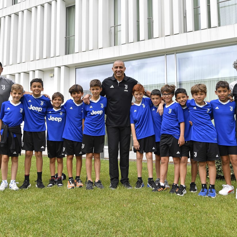 David Trezeguet incontra i ragazzi della Juventus Academy Guatemala