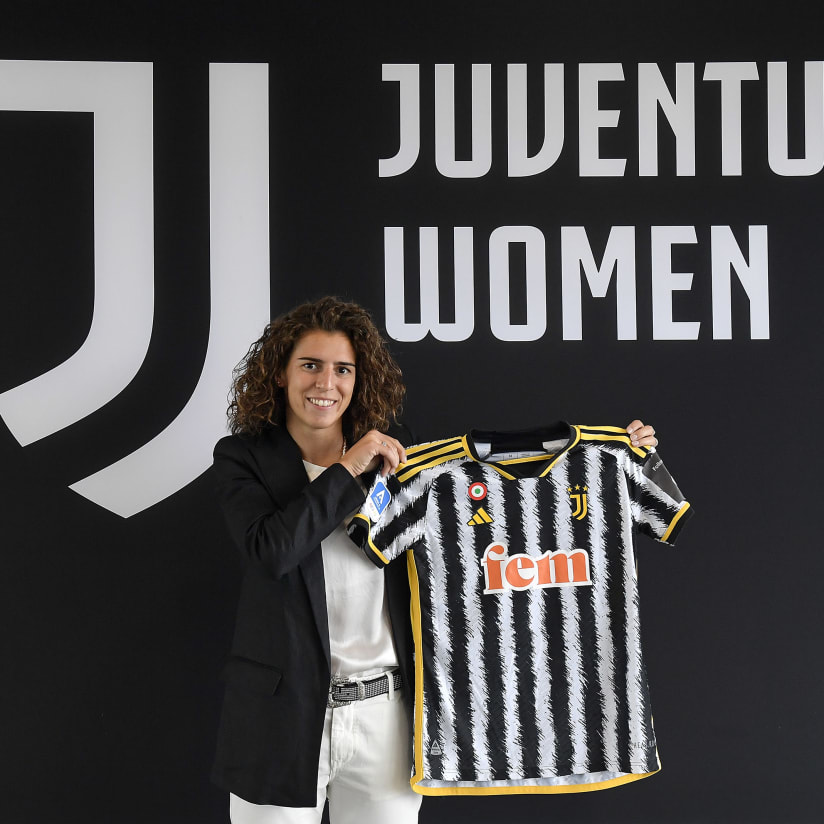 Valentina Bergamaschi signs!