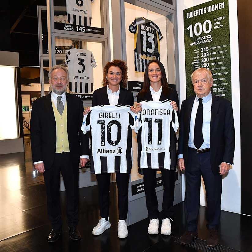 Le maglie di Barbara Bonansea e Cristiana Girelli allo Juventus Museum