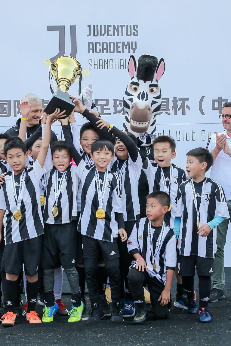 上海国际青少年足球世俱杯完美落幕