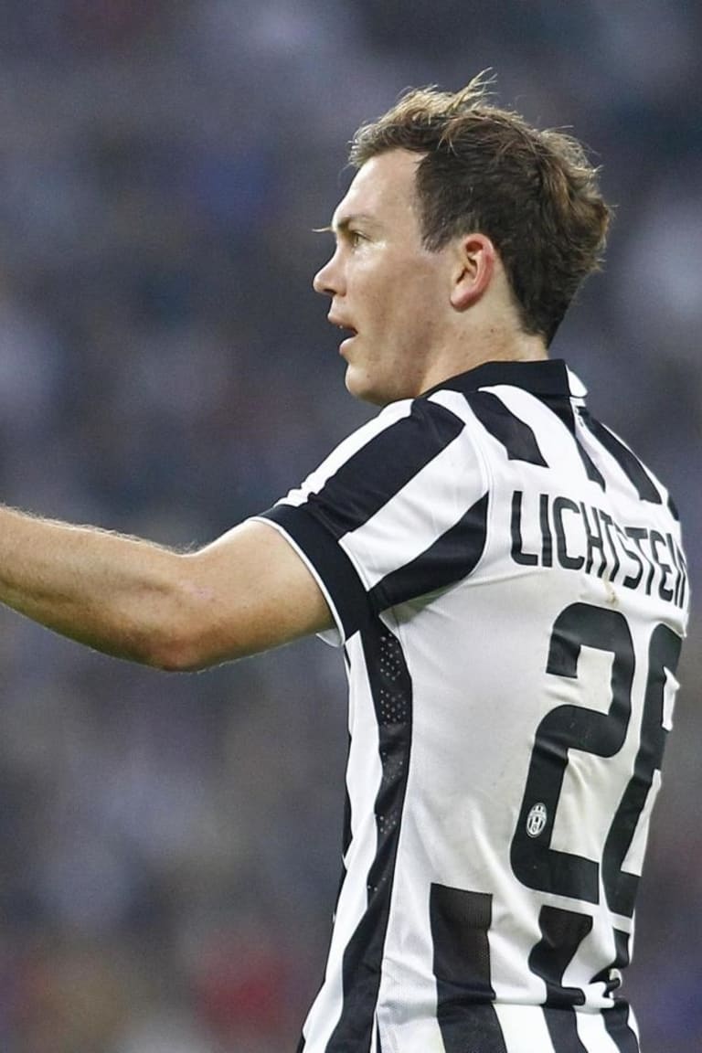 Lichtsteiner suspended for Milan clash