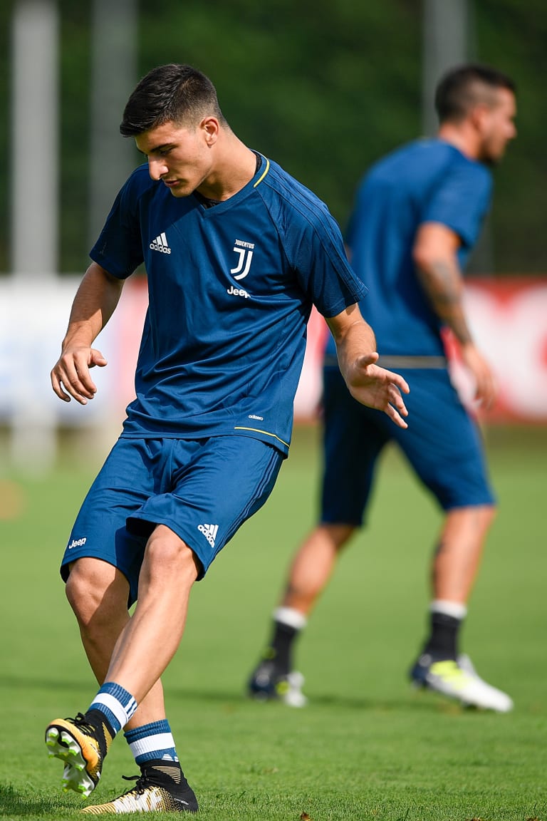 Orsolini joins Bologna permanently