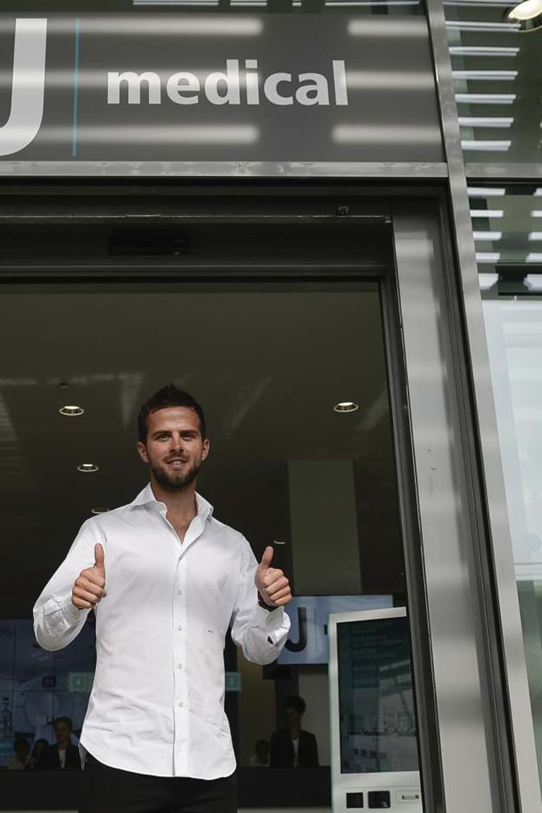 Pjanic completes medical