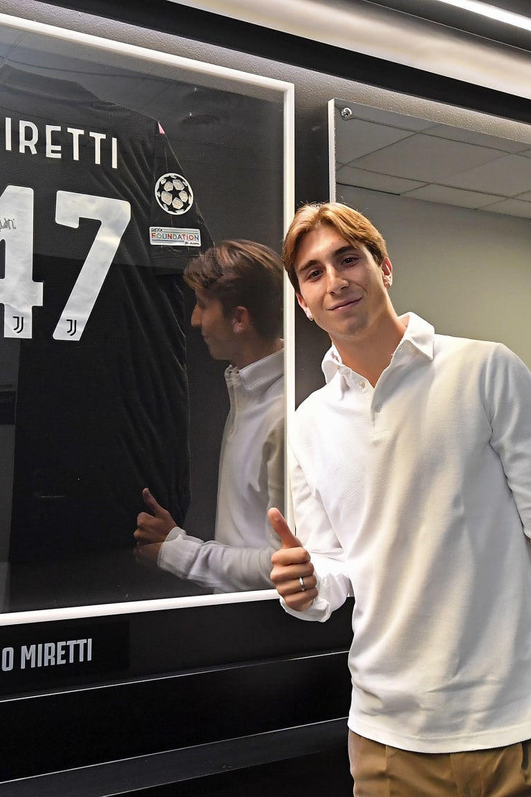 Miretti adds his shirt to the “Wall of Dreams”