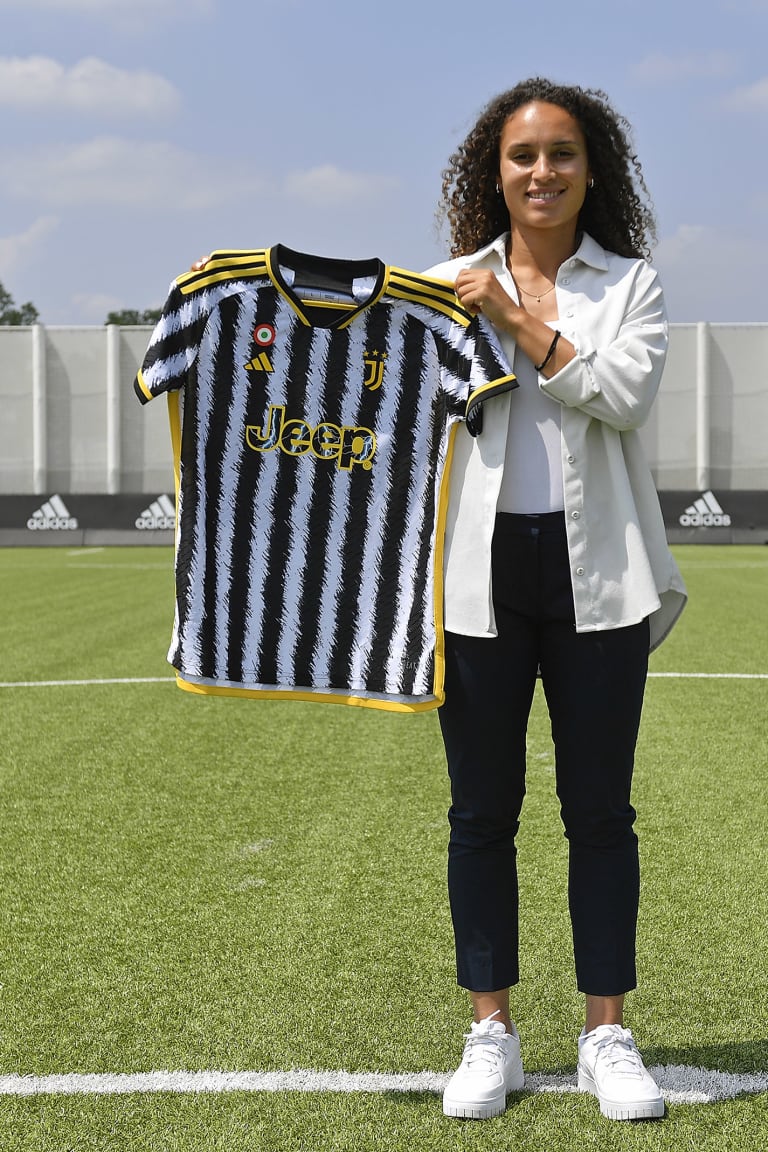 Ella Palis becomes a Juventus player!