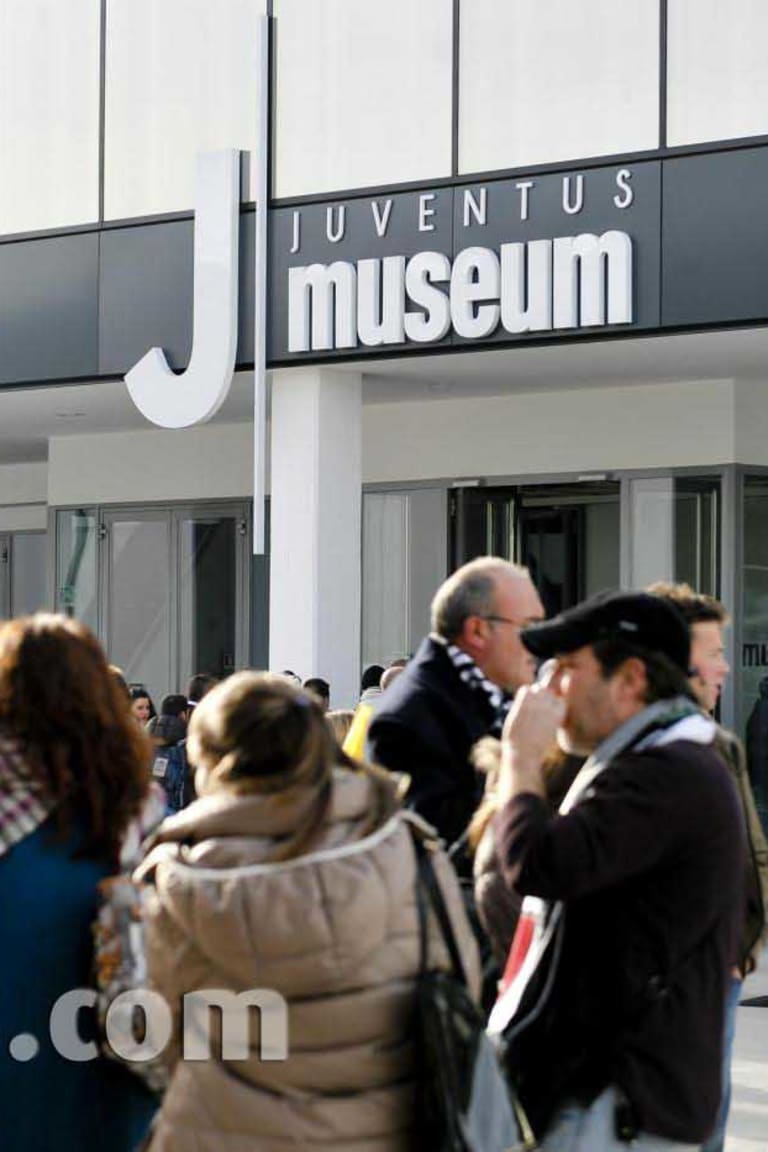 8 marzo, il J-Museum festeggia le signore