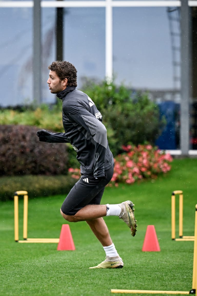 Training Center | Genoa-Juve in sight