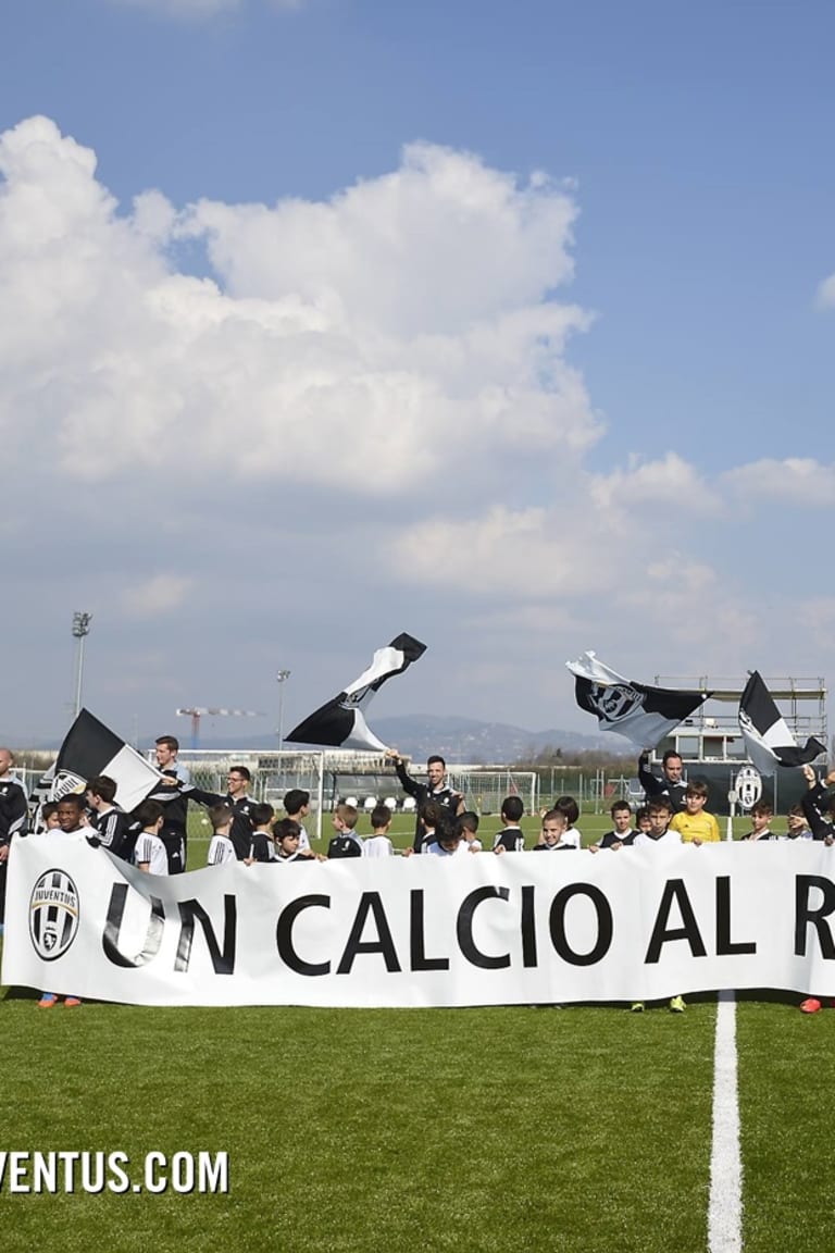 “No to Racism” the call from Vinovo! 