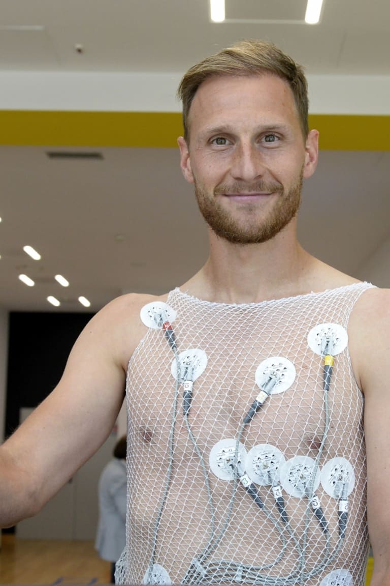 Höwedes: visite mediche terminate