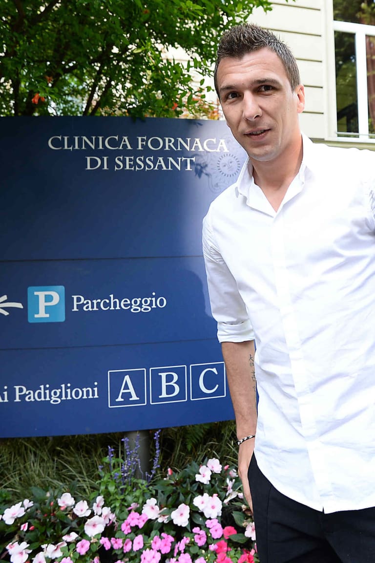 Mandzukic completes medical