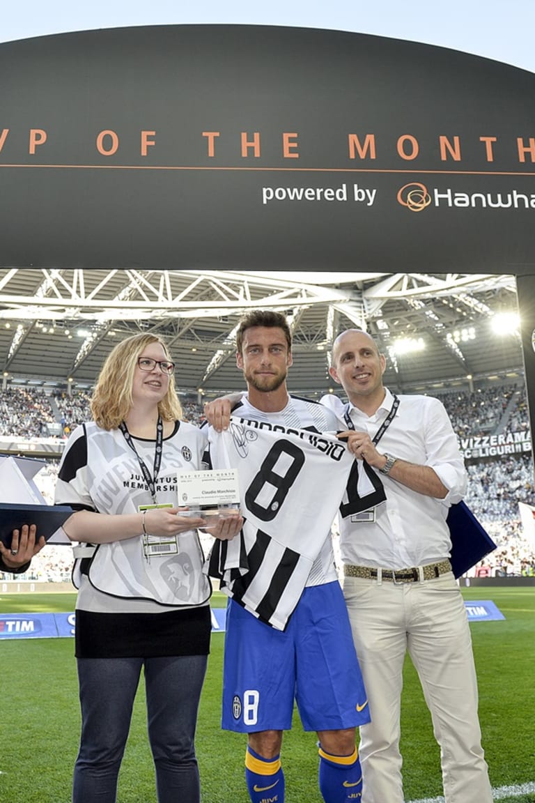 Double award for Marchisio before Juve v Cagliari