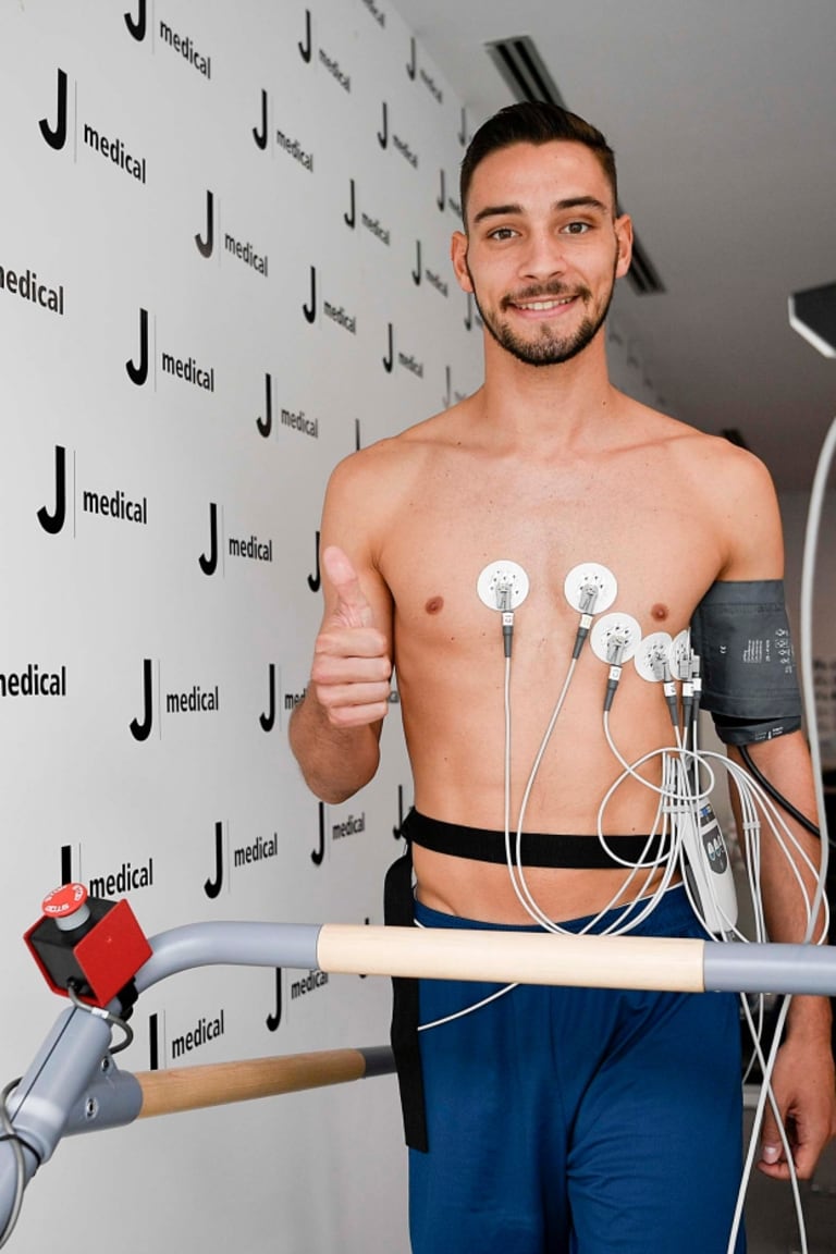 Terminate le visite mediche di Mattia De Sciglio