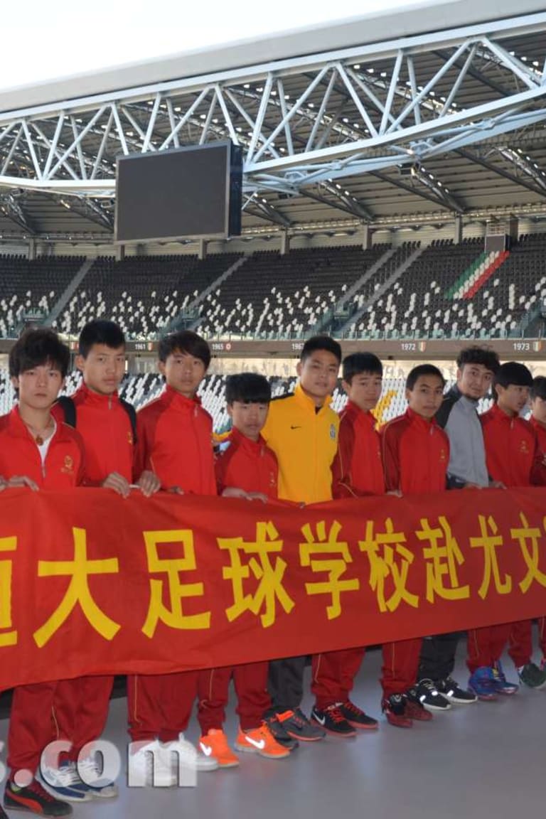 I giovani del Guangzhou Evergrande in visita a Torino