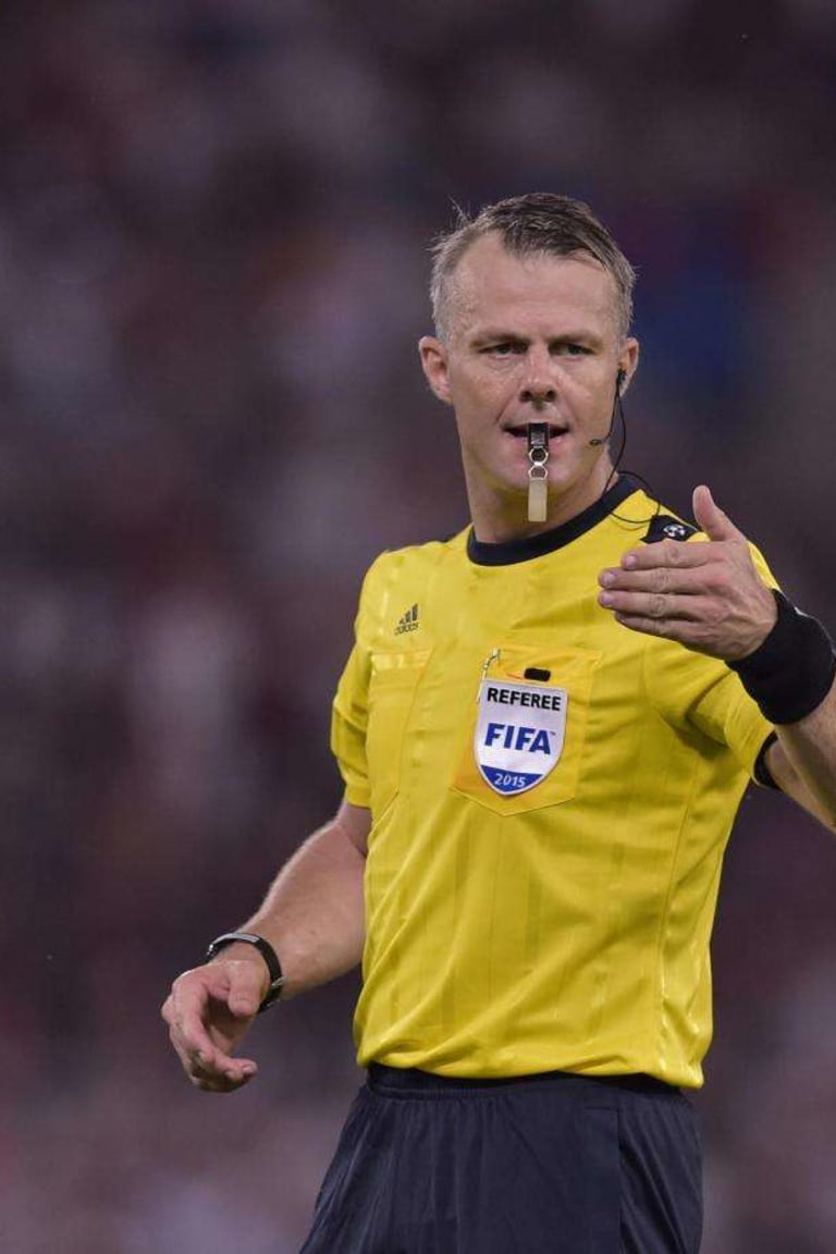 Kuipers to officiate Gladbach game