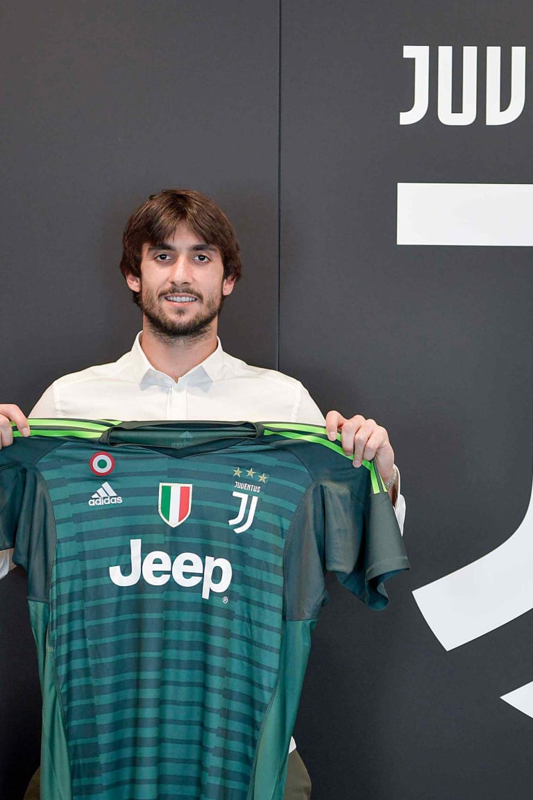 Mattia Perin, oggi la presentazione!