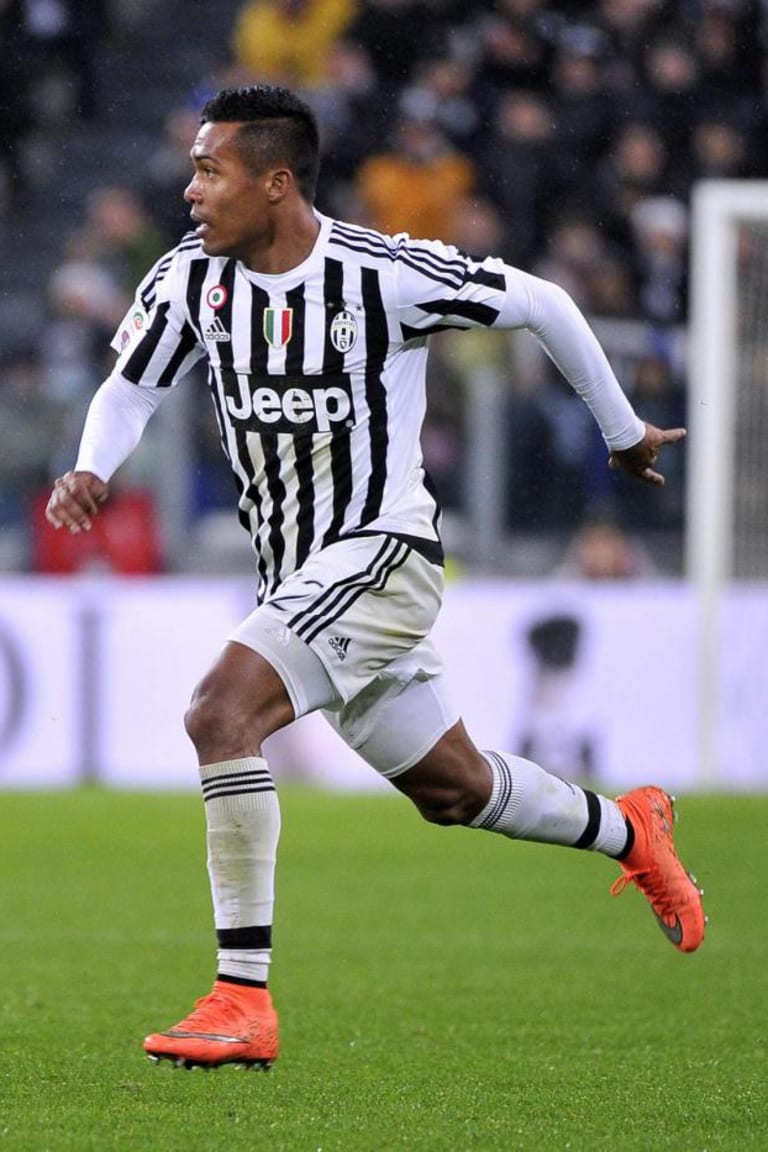 Alex Sandro: «Lottiamo per vincere tutto»