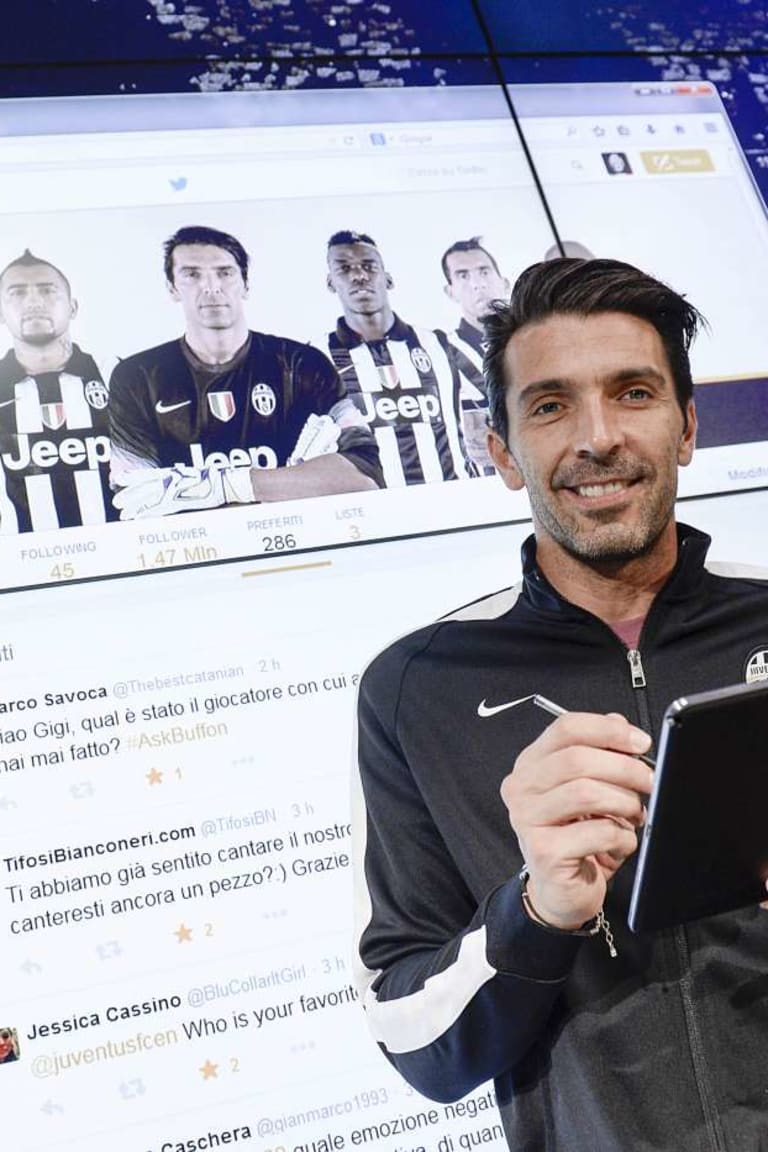 Gigi stars in #AskBuffon