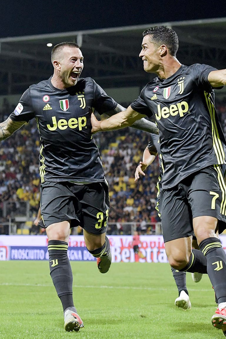 Frosinone downed by CR7 and Bernardeschi