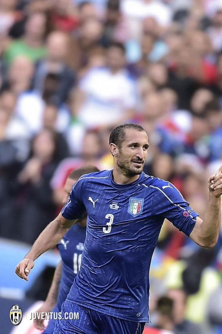 Azzurri overcome Spain to reach Euro quarters