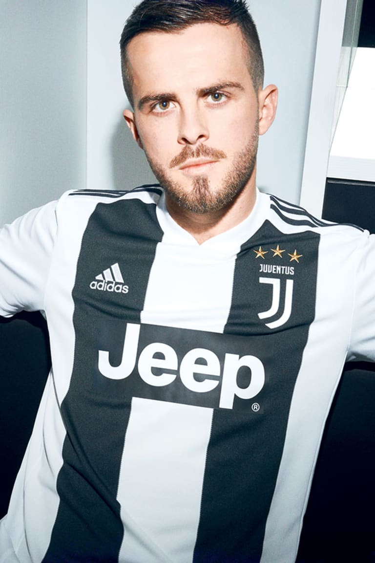 Juventus unveil 2018-19 home shirt