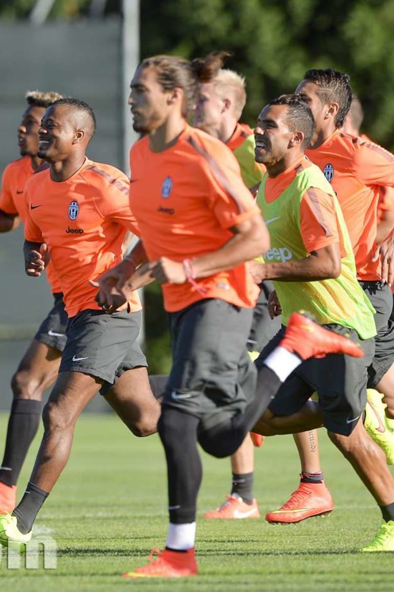 Evra and Pogba get down to work in Vinovo