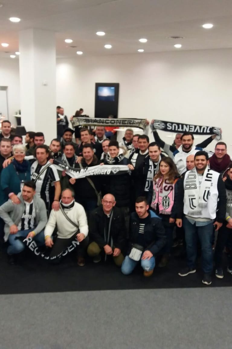 Para anggota Fan Club dari berbagai belahan dunia menikmati #JuveInter!