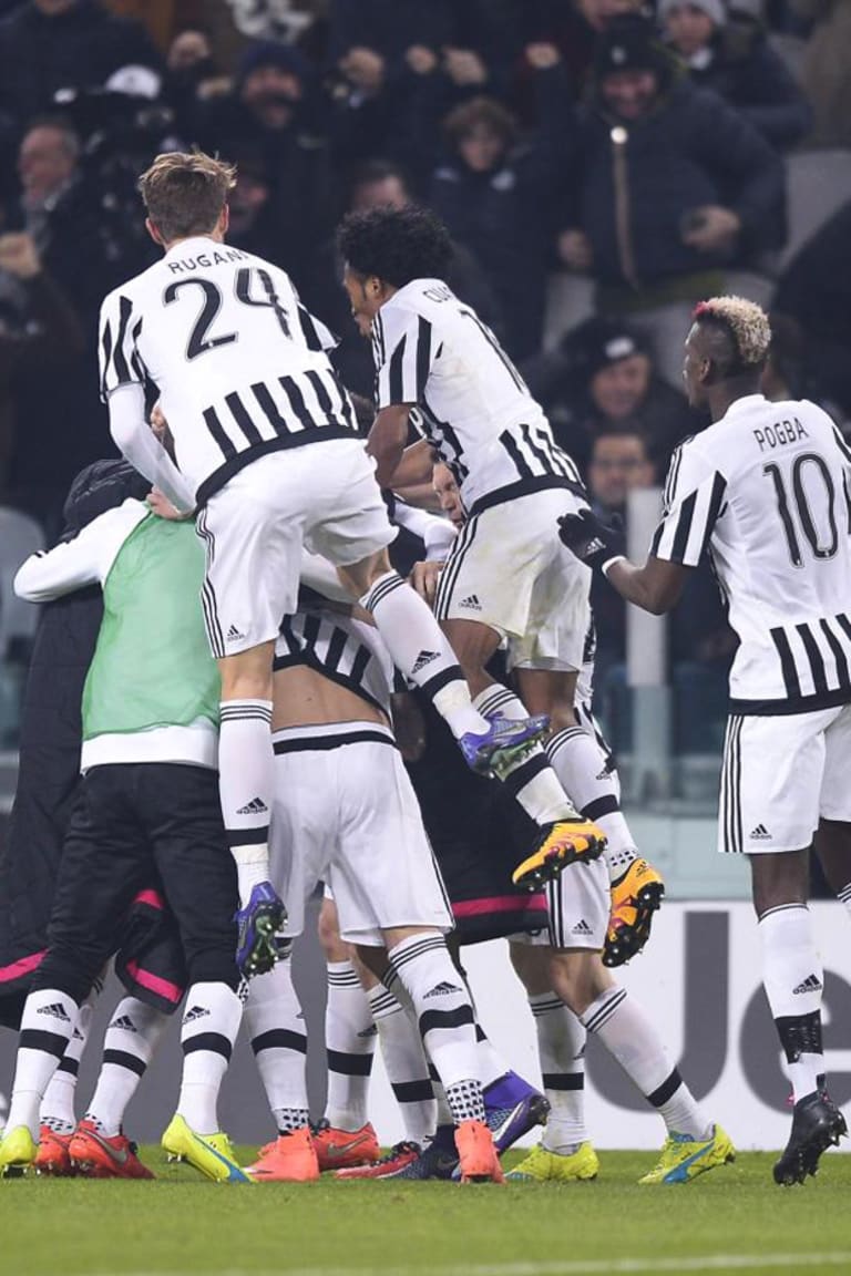 Super sub Zaza sends Juve to the summit