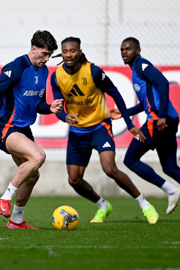 Training Center | Squadra in campo verso la Fiorentina