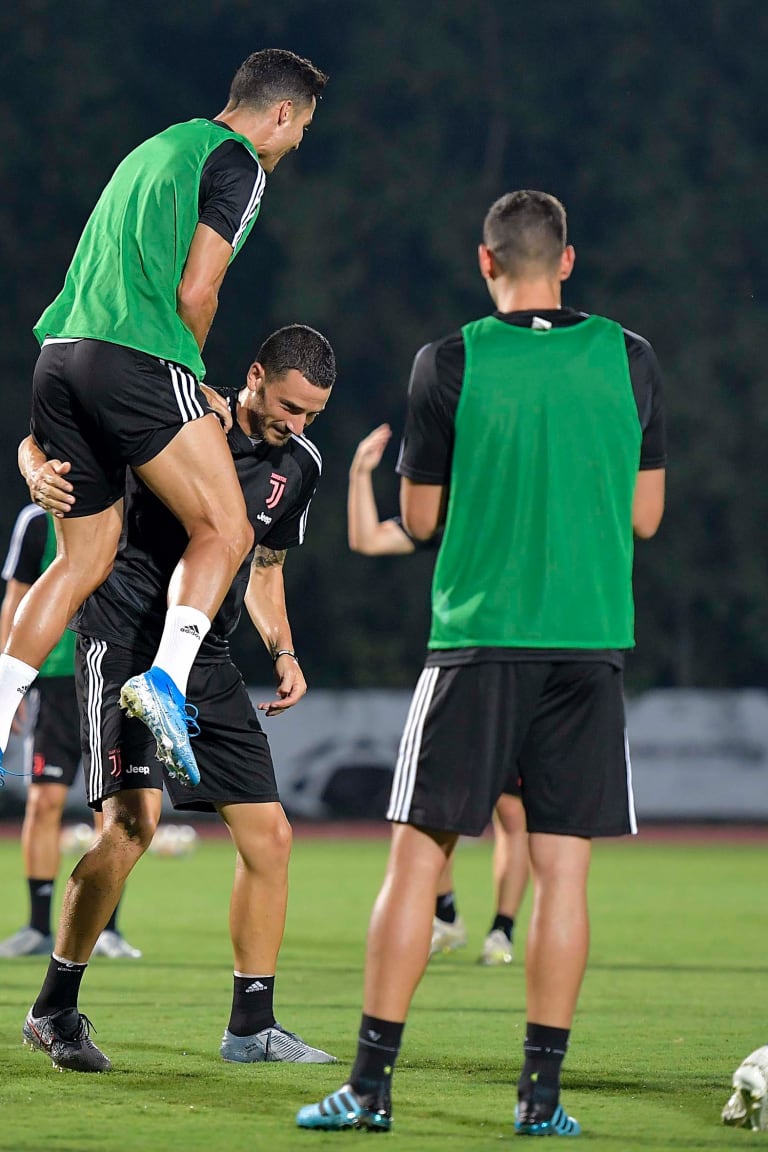 Evening training in front of the fans