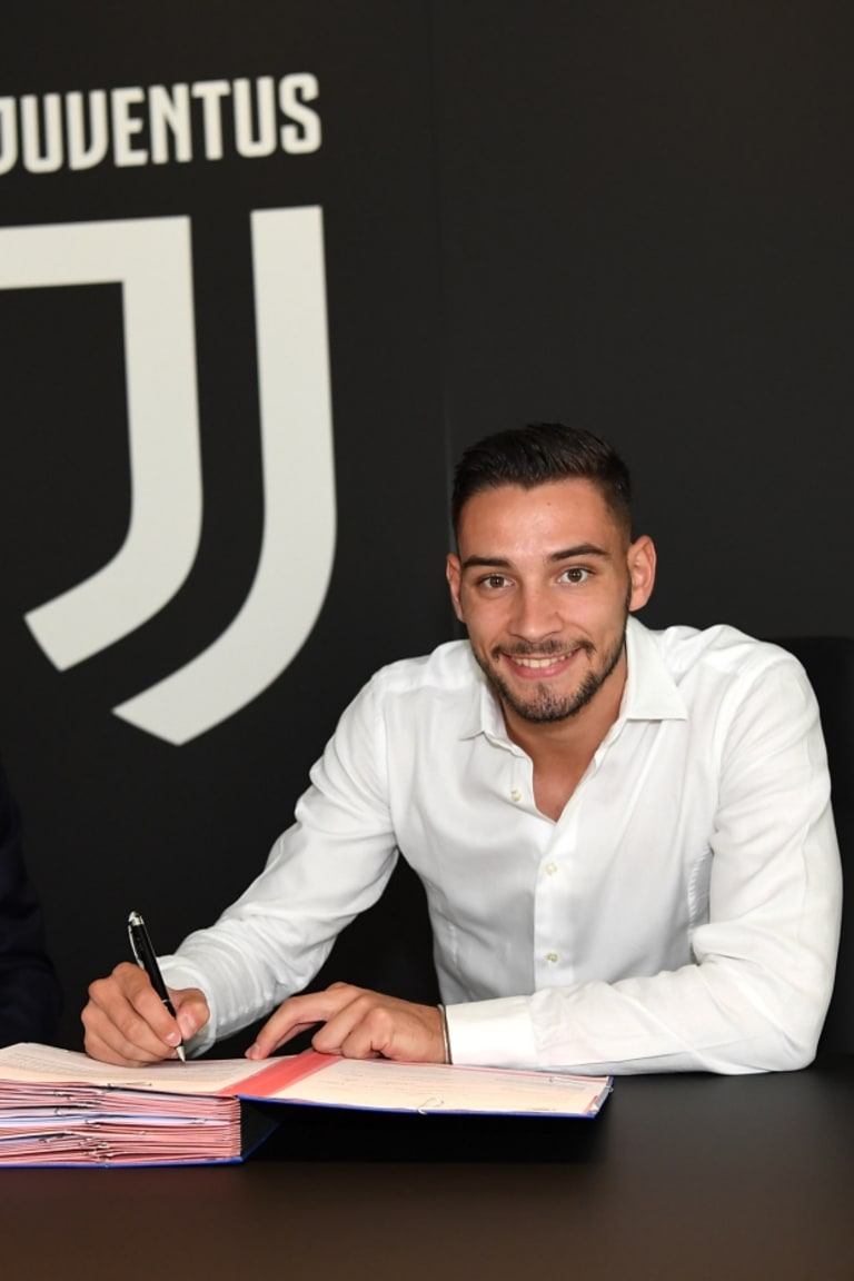 Mattia De Sciglio è bianconero!