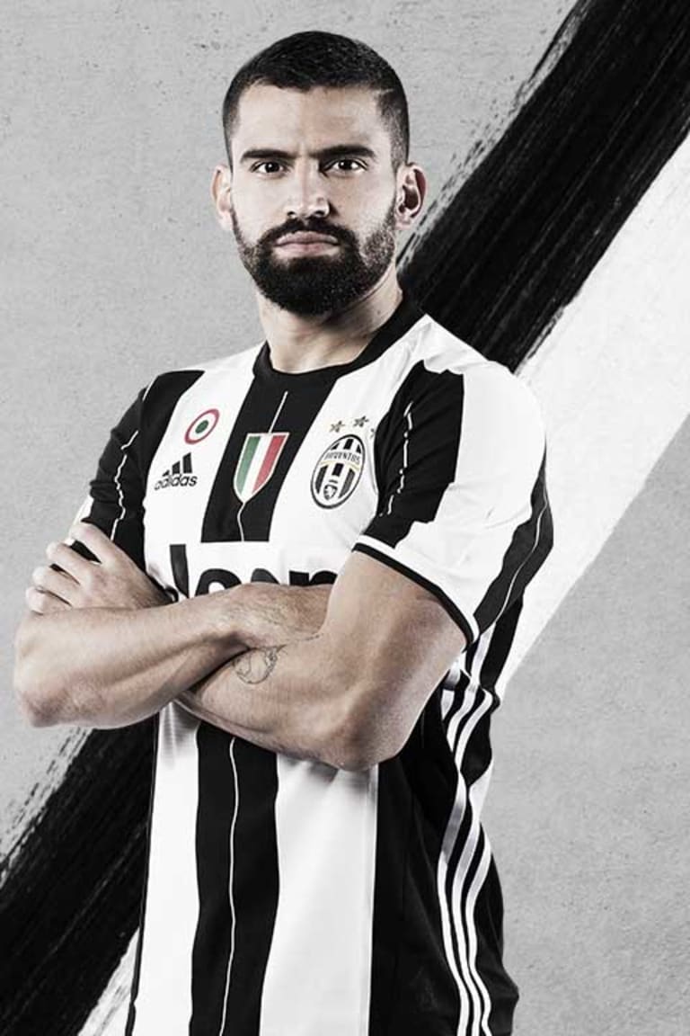 Rincon signs for Juventus