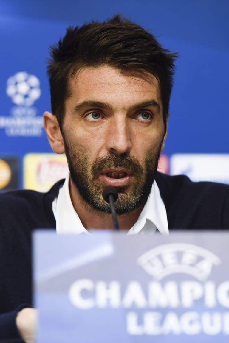 Buffon: "Out for top spot"