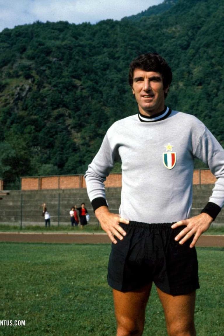 Juventus shows its support for Dino Zoff