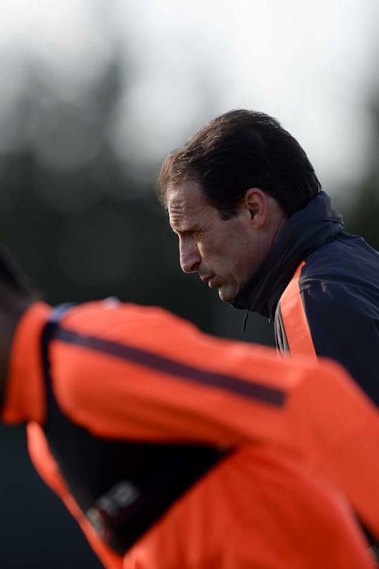 La Juve corre, Allegri pure