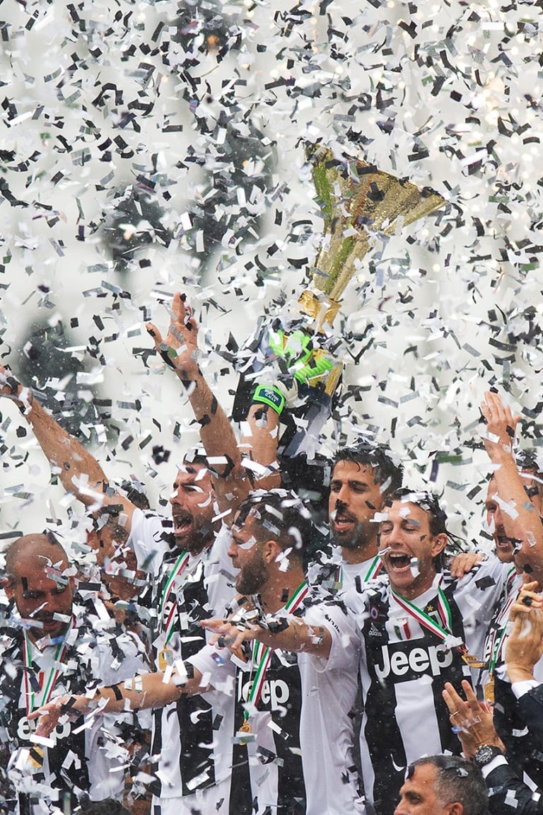 The champions' reactions after Scudetto party