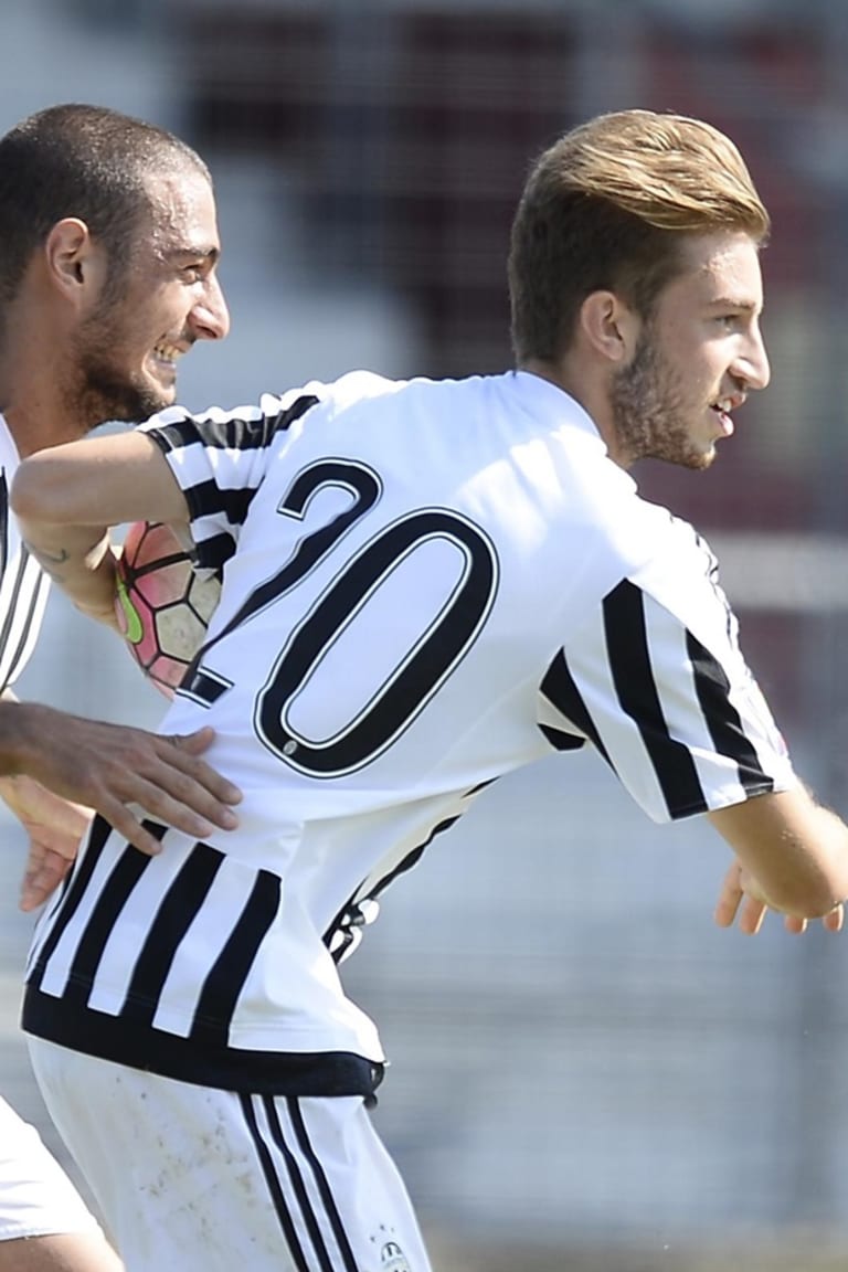 Primavera stay in pole position