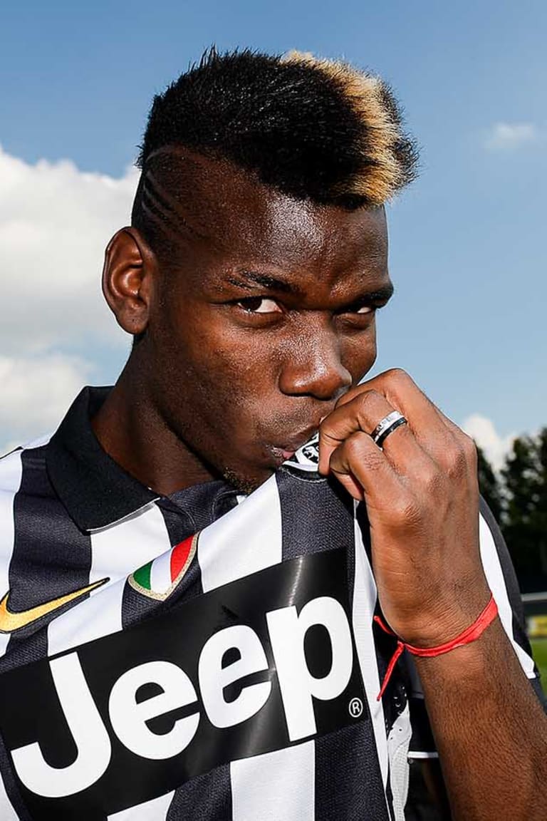 Pogba extends Juventus stay