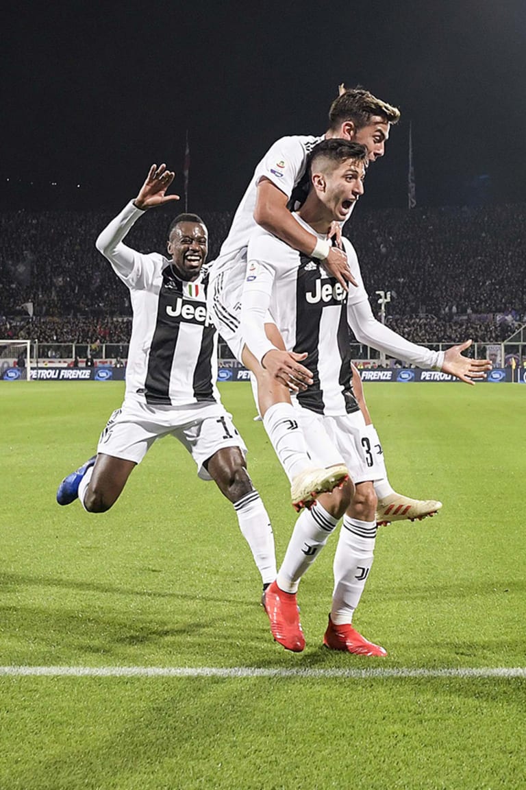 Unstoppable Juve win 3-0 in Florence