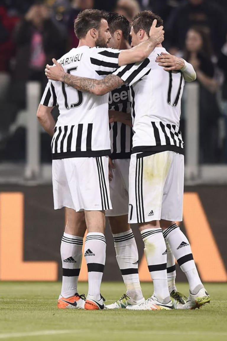 Mandzukic heads Juve to victory