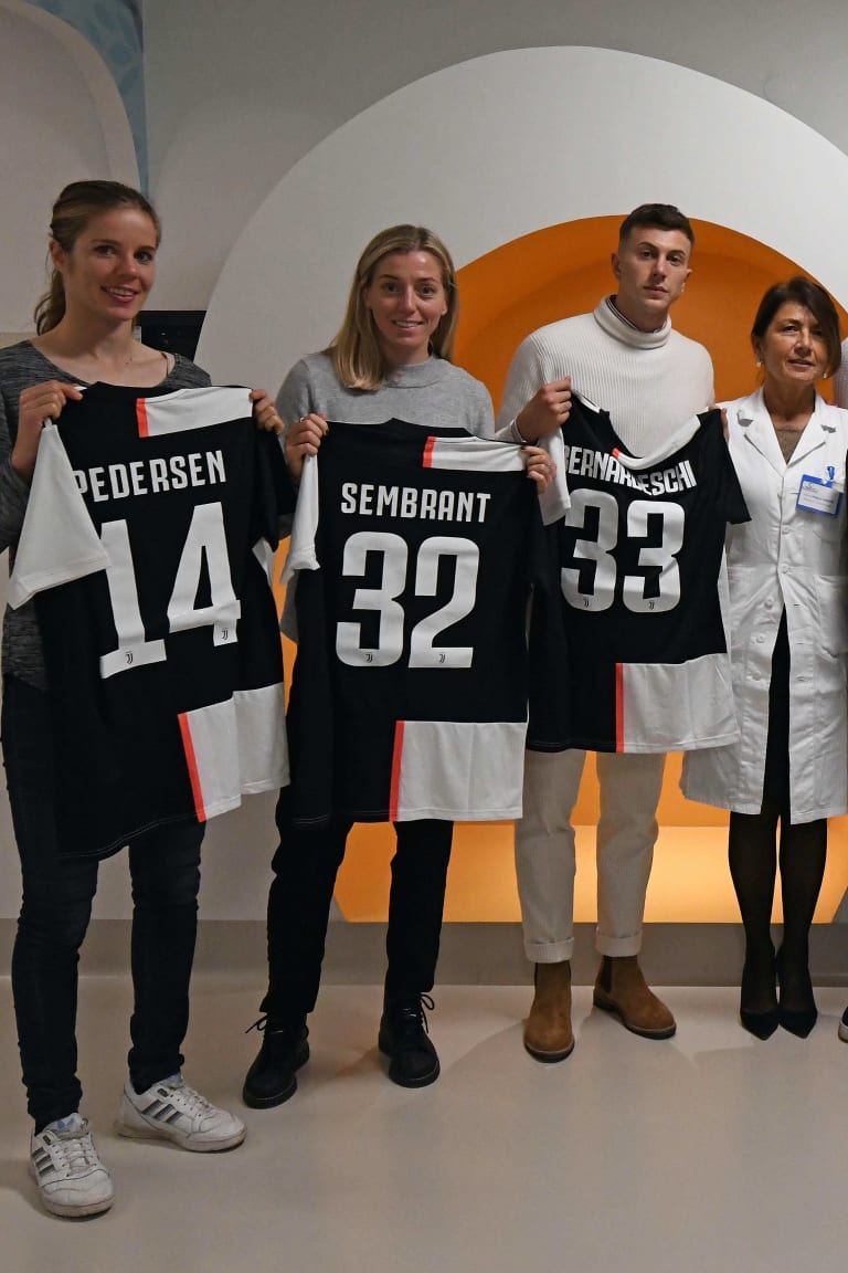 A Christmas afternoon at the Regina Margherita Hospital with Juventus