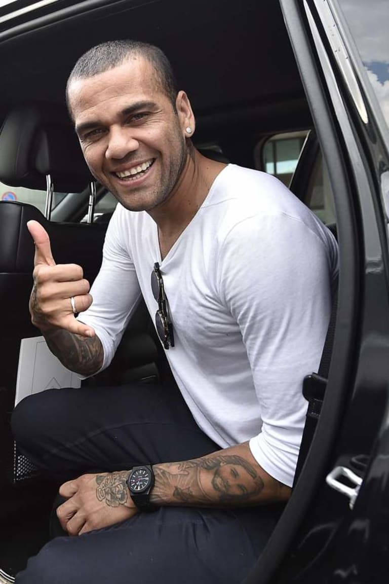 Dani Alves touches down in Turin